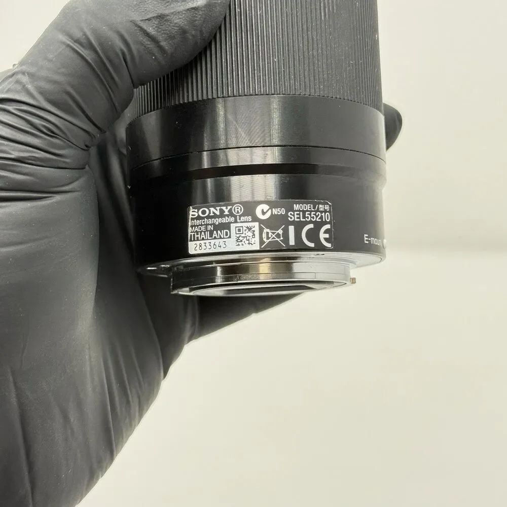 Sony E 55 210mm F4.5 6.3 OSS Zoom Lens SEL55210 Black Box Hood
